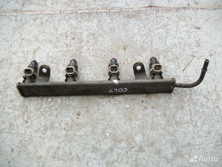 Рампа топливная в сборе Mitsubishi Colt Lancer 10