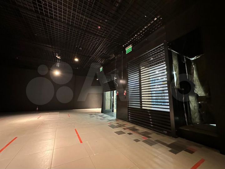 Сдам торговое помещение, 453.1 м²