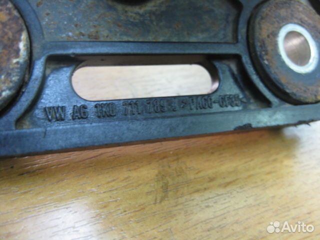 Кронштейн крепления троса кпп Volkswagen Passat CC