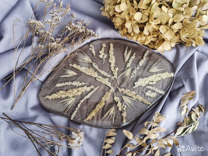 Подставка из эпоксидной смолы с сухоцветами