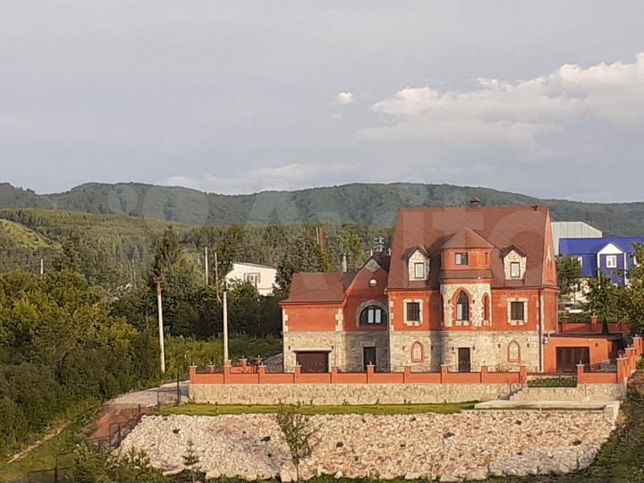 Коттедж 452 м² на участке 24 сот.