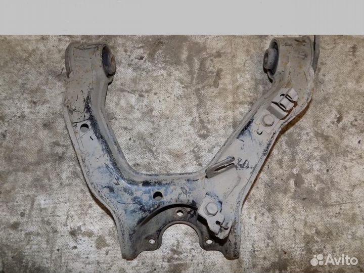 Рычаг передний верхний левый Pajero/Montero (V8, V