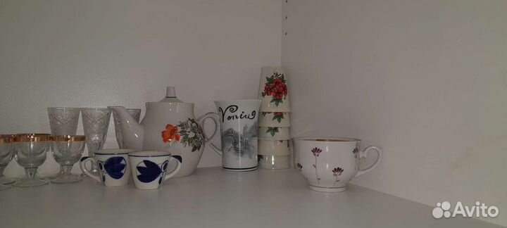 Набор столовой посуды. Много разной