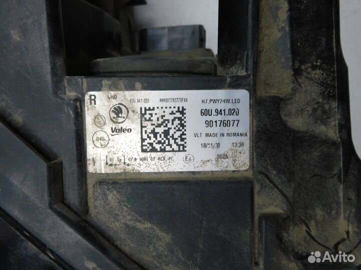 Фара правая Skoda Rapid 60U941020