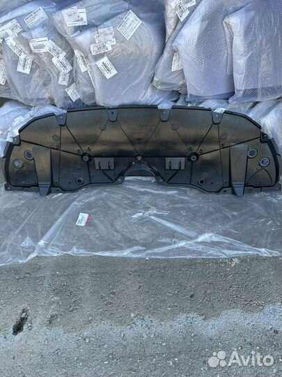 Пыльник переднего бампера Toyota Camry 70/75