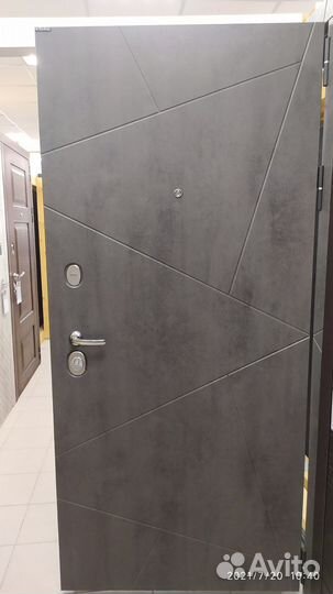 Дверь входная Стоун