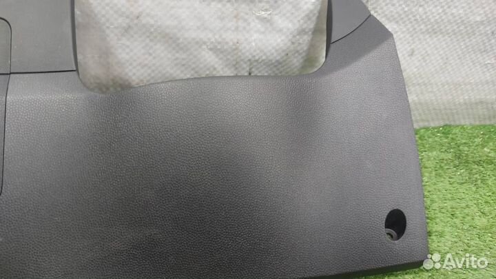 Накладка торпедо подрулевая Hyundai IX35 2011