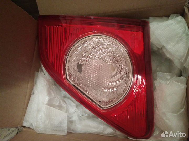 Фонарь внутренний правый Toyota Corolla 06