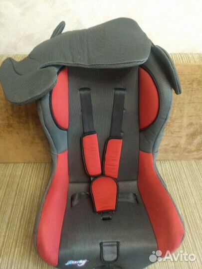 Автомобильное кресло