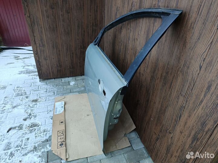 Передняя левая дверь Ford Focus 2 рестайлинг