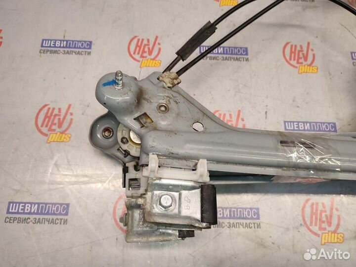 Регулятор стеклоподъемника Chevrolet Tahoe