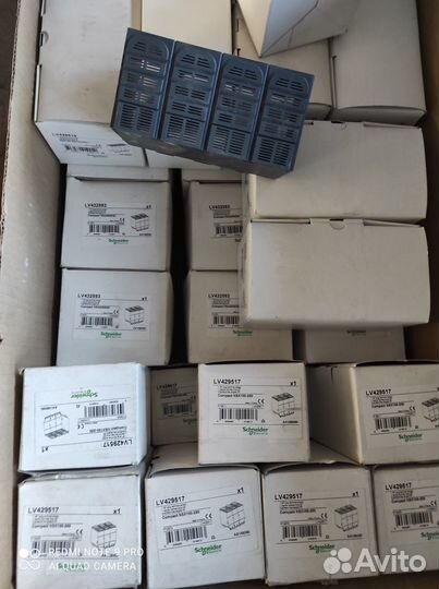 Schneider LV 432479 3 клем.35-300MM2+2 разделит