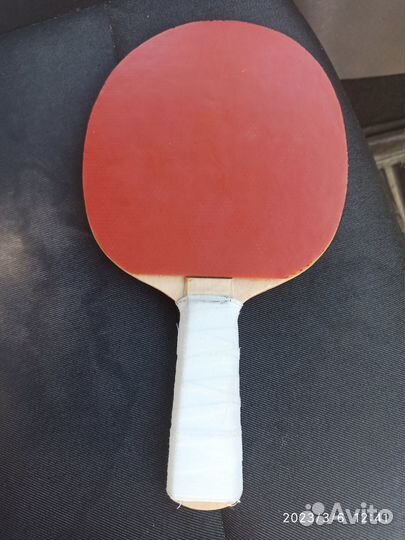 Теннисная ракетка