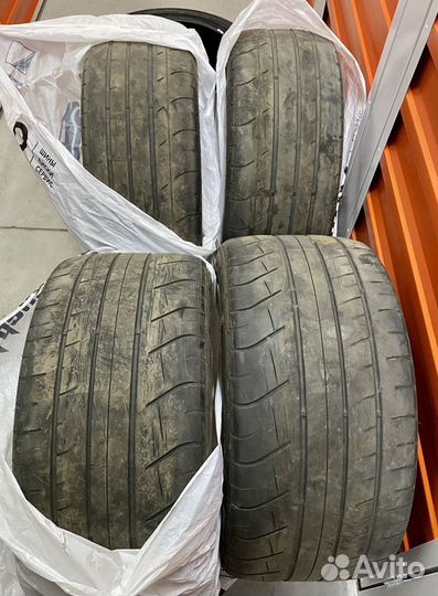 Dunlop SP Sport Maxx GT 600 255/40 R20 и 285/35 R20