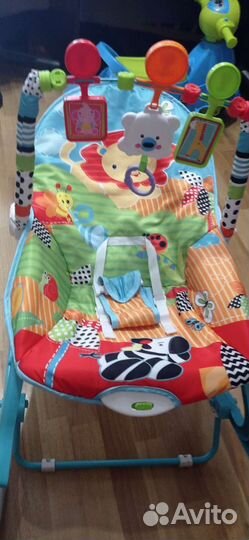 Шезлонг детский +погремушки