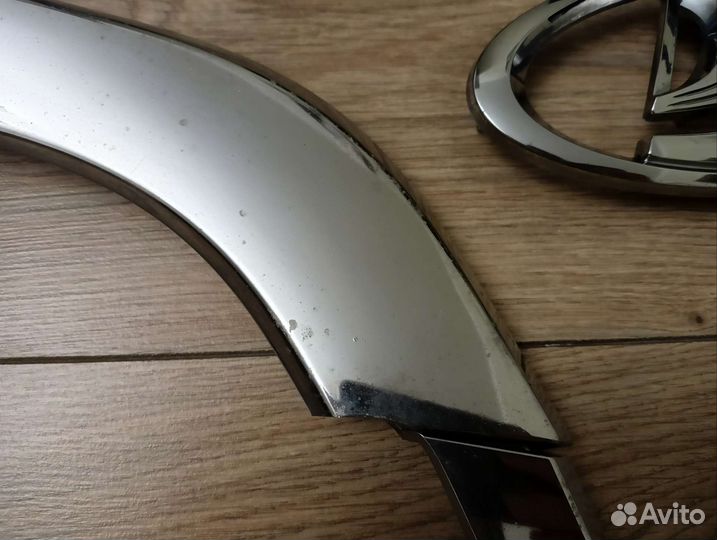 Молдинги оригинальные на LADA Vesta