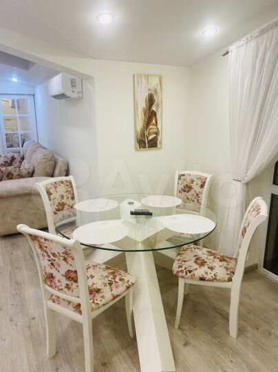 2-к. квартира, 53 м², 4/4 эт.