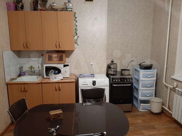 3-к. квартира, 85 м², 3/16 эт.