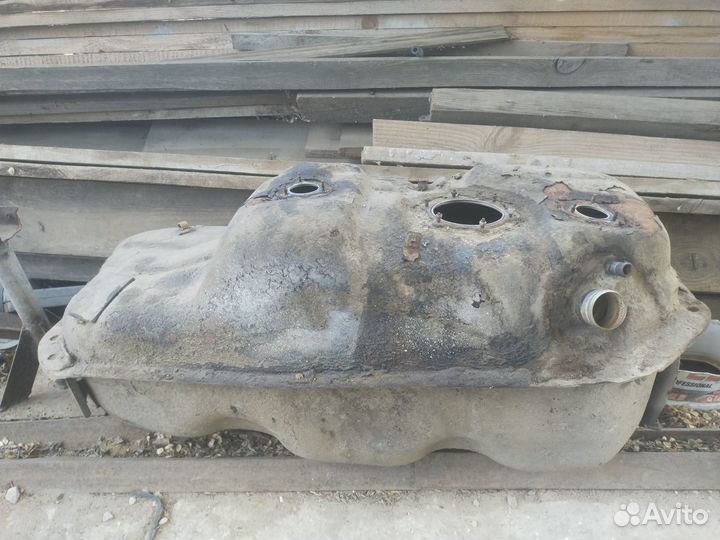 Бензобак митсубиси паджеро спорт 1