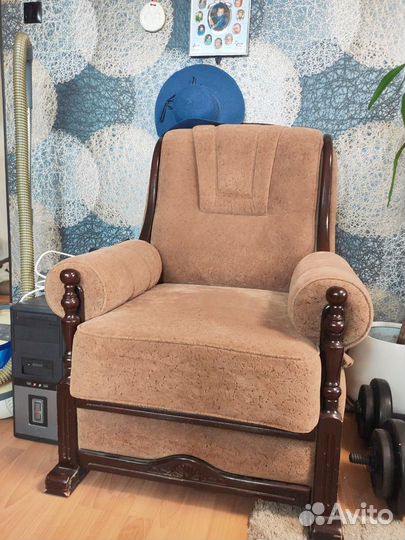 Угловой диван и кресло бу