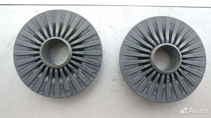 Проставки под пружины передних амор-ров Поло Седан