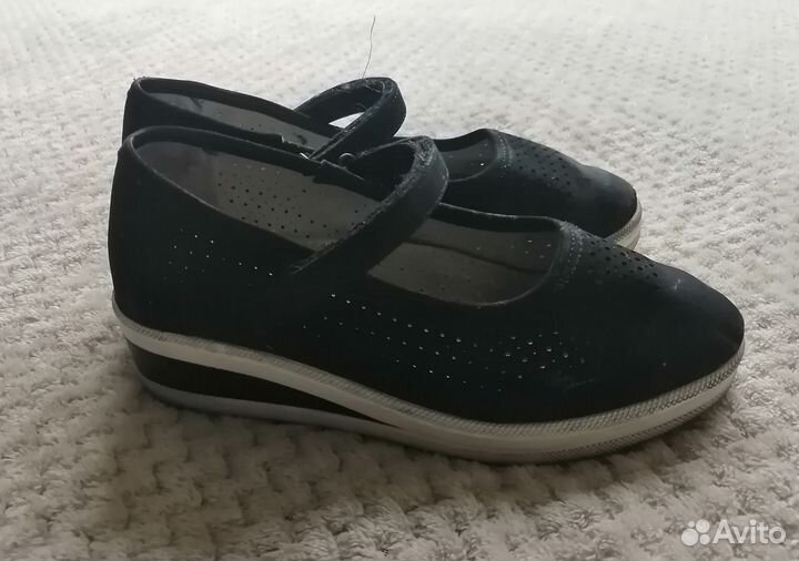 Балетки, Школьные туфли