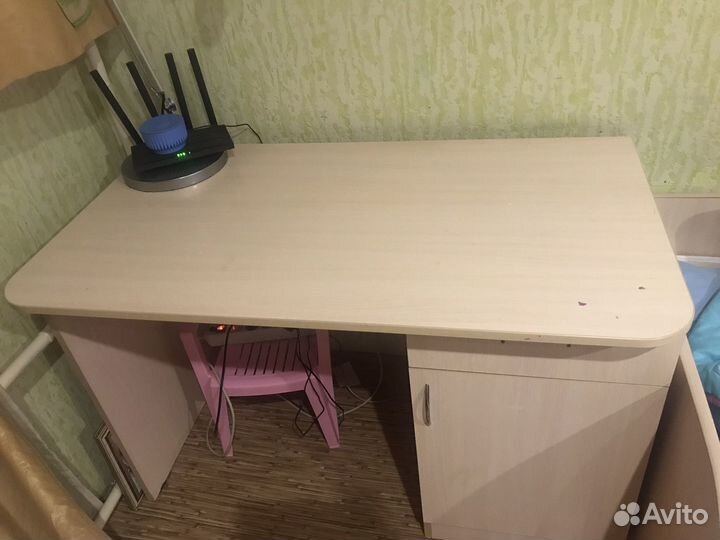 Стол письменный