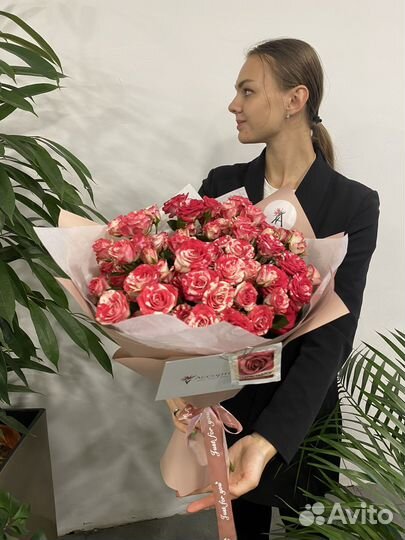 Букет из кустовой розы