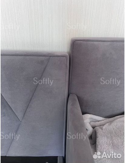 Детская кровать с мягкой спинкой