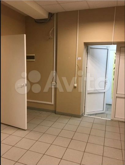Торговое или офисное помещение, 72 м²
