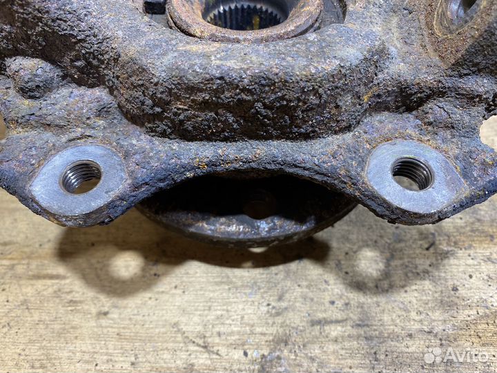 Поворотный кулак правый Skoda Fabia 2 X103