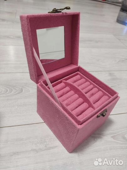 Шкатулка для украшений