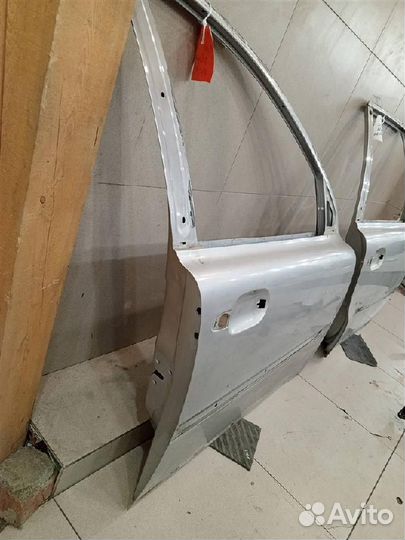 Дверь передняя правая Volvo XC90