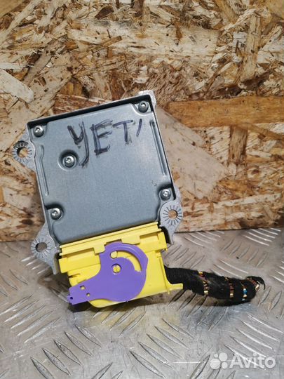 Блок управления AirBag Skoda Yeti