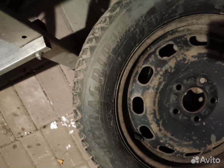 Goodyear UltraGrip 195/65 R15 91T