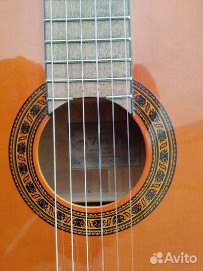 Классическая гитара Valencia
