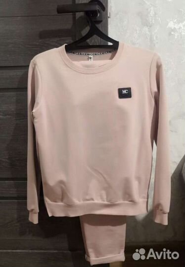 Костюм женский