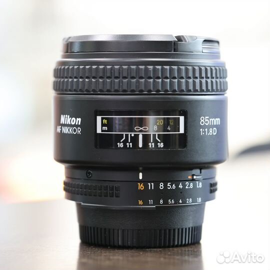 Объектив Nikon 85 mm f/1.8D AF Nikkor