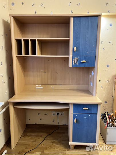 Стол письменный, компьютерный с этажеркой