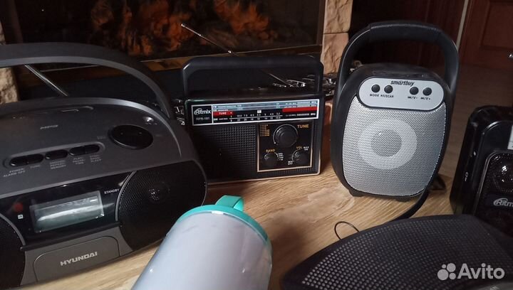 Радиоприемник,блютуз Колонка флешка