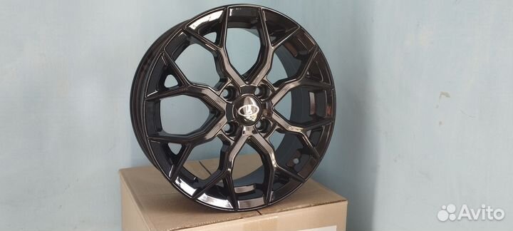 Новые диски Black Edition R15 Рено Сандеро Логан-2