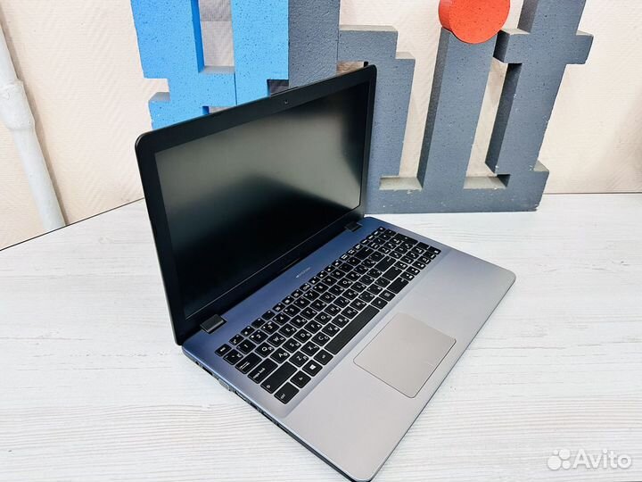 Игровой ноутбук Asus i5/8gb/930mx 2gb