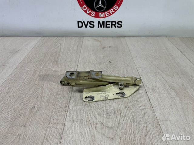 Петля капота левая Mercedes Sprinter W906