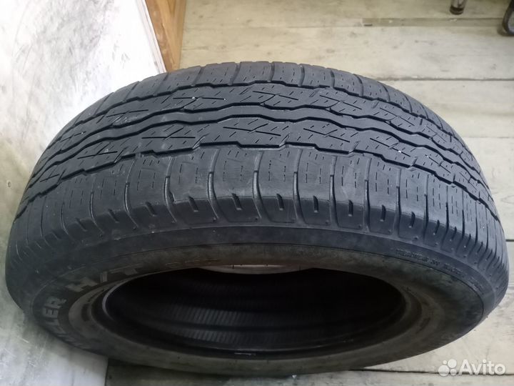 Bridgestone Dueler H/T D687 225/65 R17