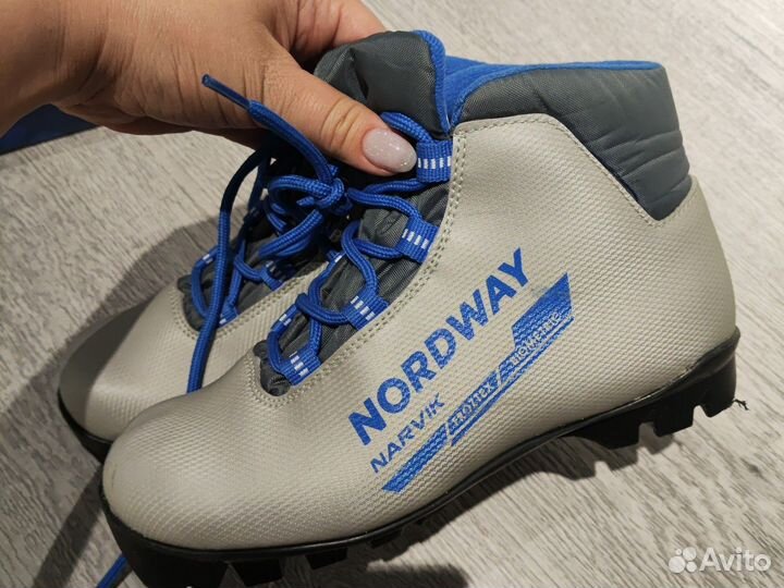 Лыжные ботинки