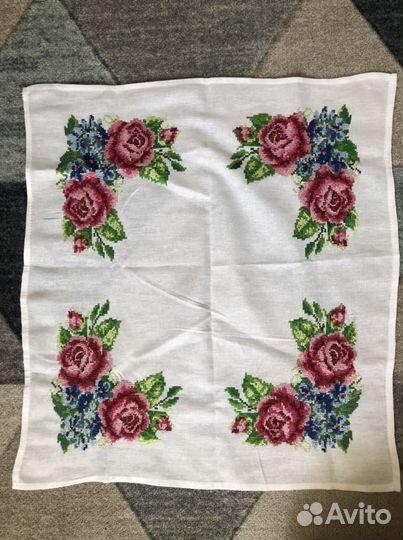 Салфетка вышитая