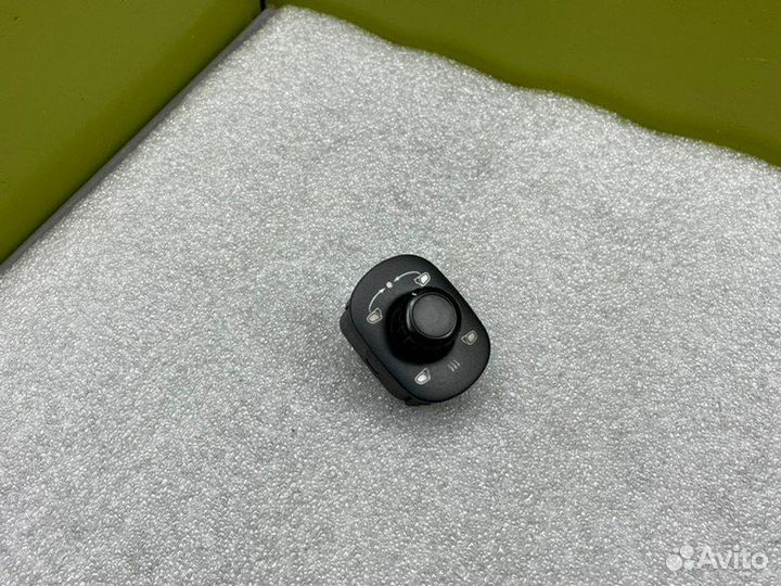 Джойстик зеркал Porsche Cayenne 955 M48.00 2004