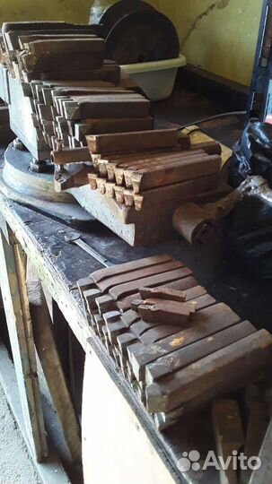 Метчики и плашки всё ссср.просто огонь