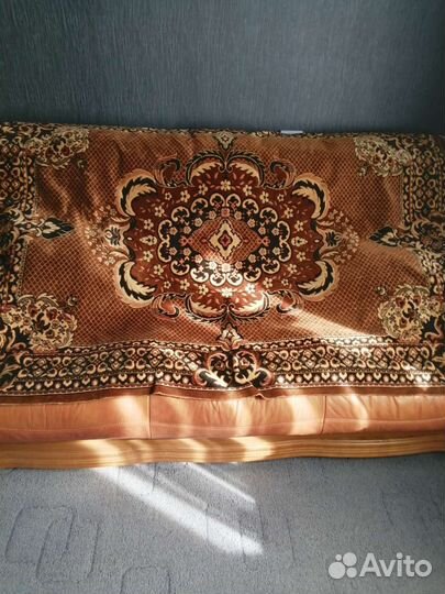 Ковровые накидки на диван и кресла