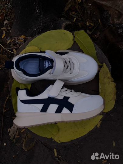 Кроссовки детские